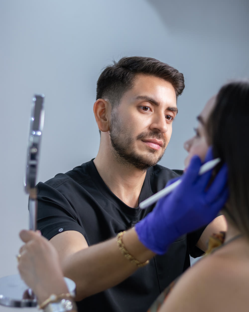 Dr. Cristhyan Valdiviezo, Medicina estética facial